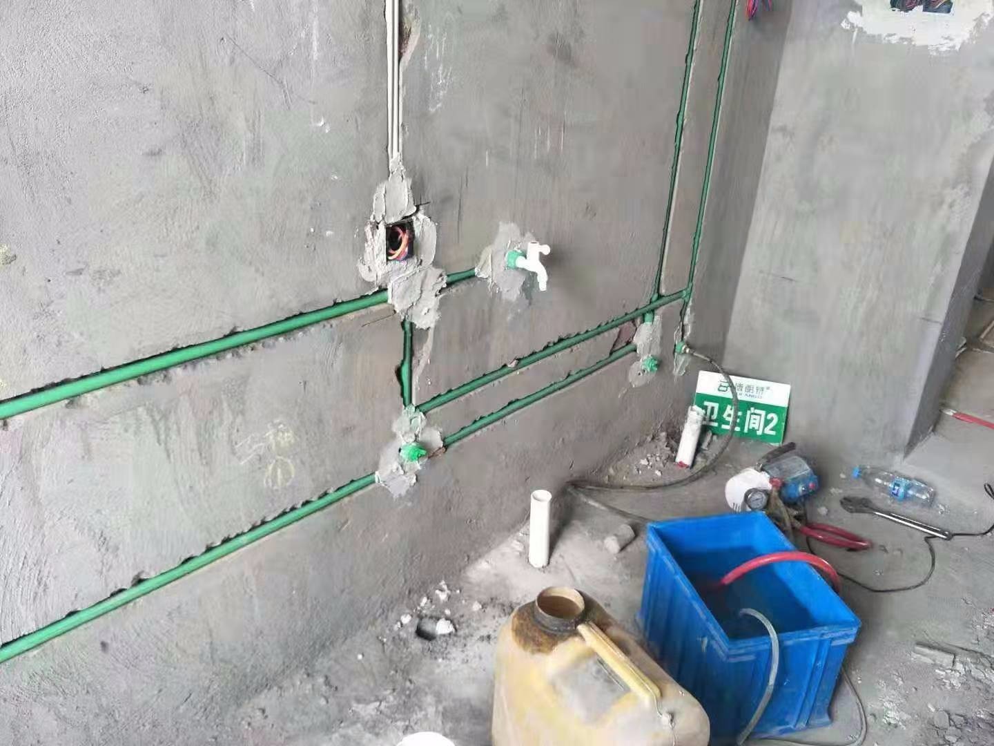 福万城10号楼二单元4楼东户15038851052