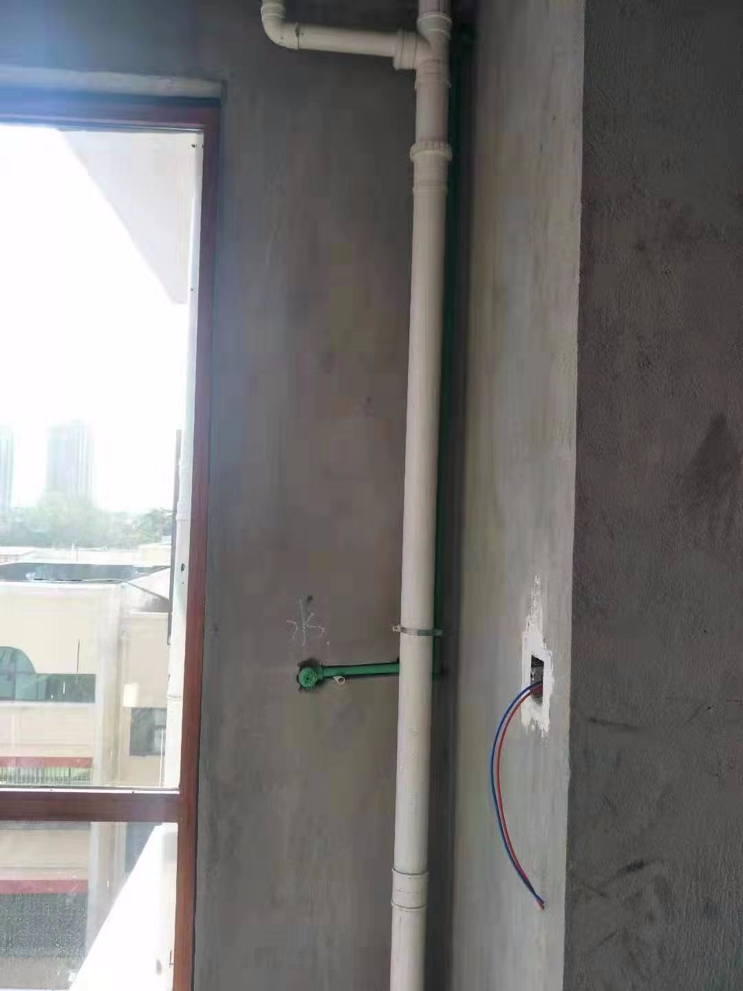福万城10号楼二单元4楼东户15038851052